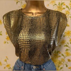 Padded shoulders muscle Tee metallic gold/black size M/L